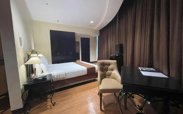 The Golden Peak Hotel & Suites powered by Cocotel