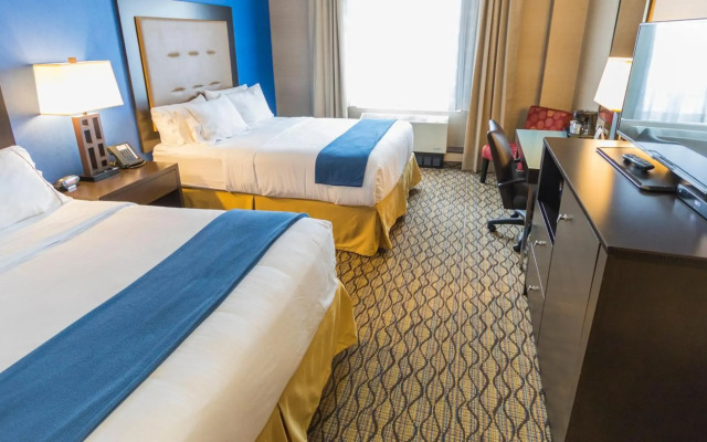 Holiday Inn Express & Suites Thunder Bay by IHG