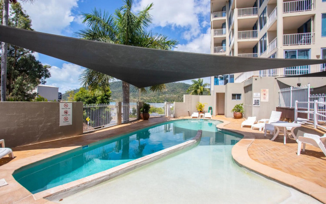 ☆Airliedise☆NO hills☆Kitchen☆5min walk 2 Ferry terminal☆WiFi☆Netflix – Pool – Airlie Beach