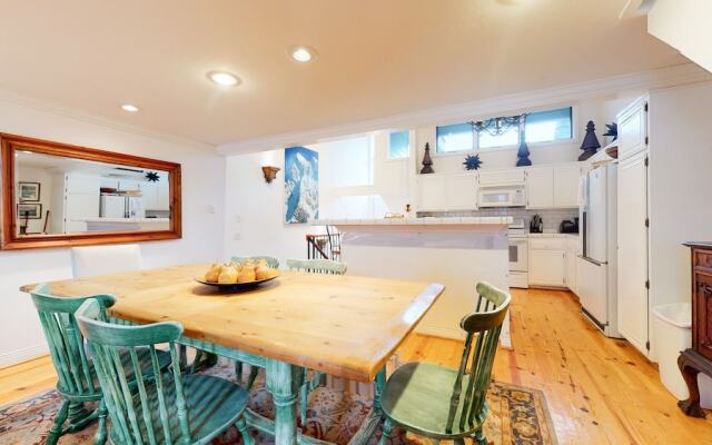 Snowcreek Iii #420 3 Bedroom Condo by RedAwning