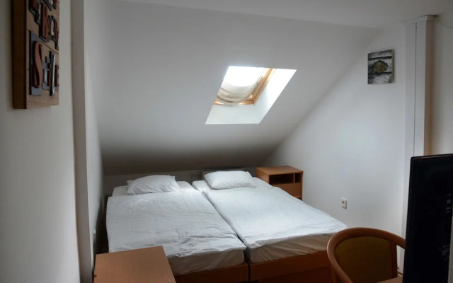 Május 1 Vendégház