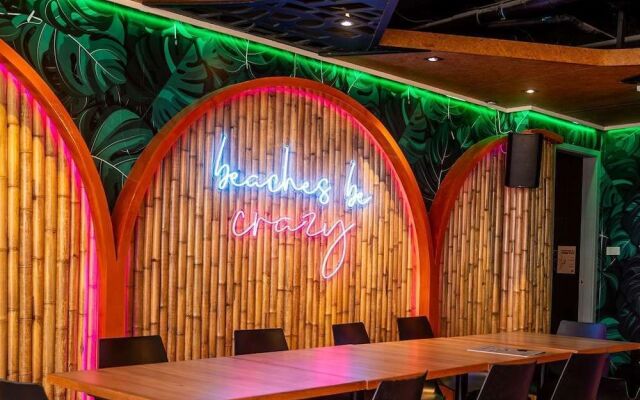 Mad Monkey Phuket