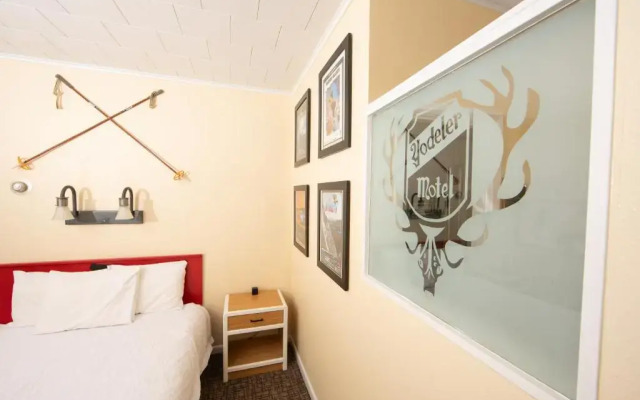 Yodeler Motel