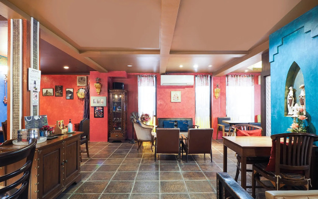 OYO 995 Blue Cafe Apartment
