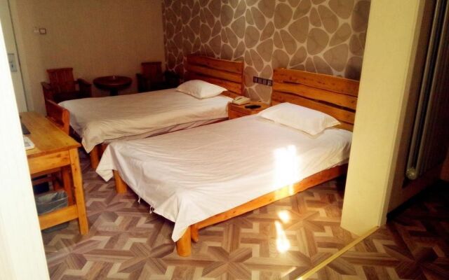 Longbai Business Hotel