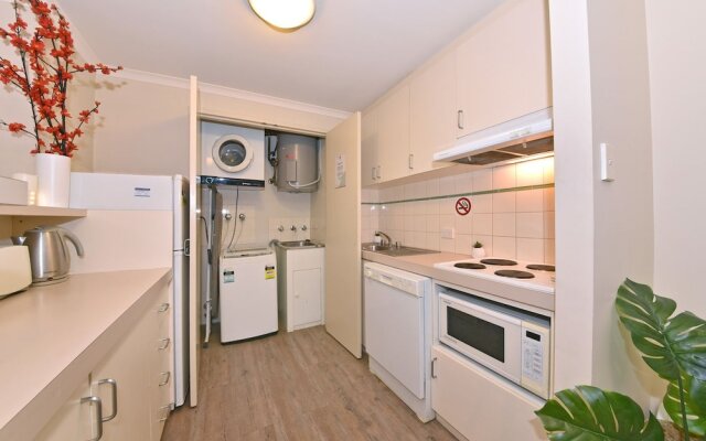 Inner Perth CBD 1X1 Apartment