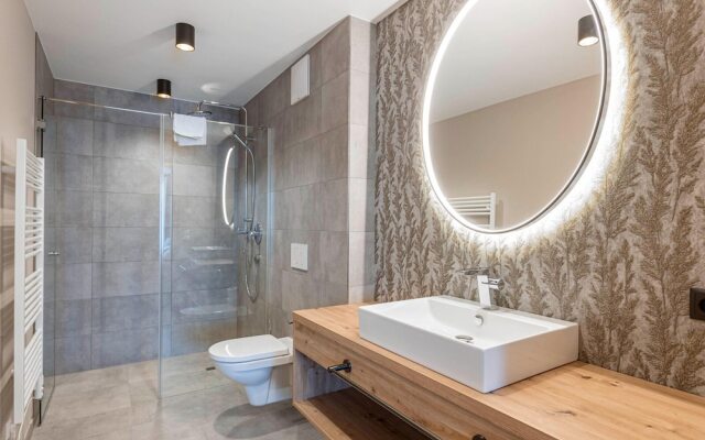 Modern Holiday Apartment With 2 Bedrooms in Fugen