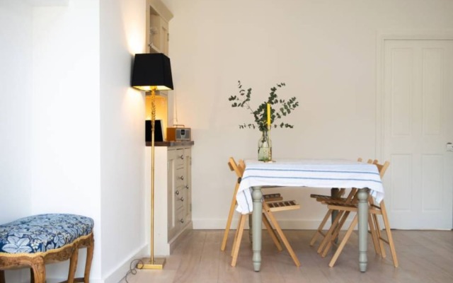 3 Bedroom Family Home Next To Southfields