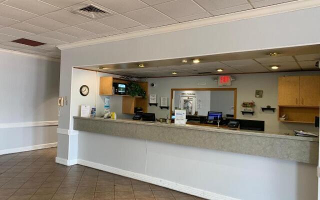 E-Z 8 Motel Phoenix Airporter