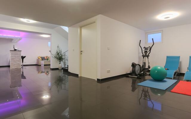 Plush Villa in Trogir With Sauna & Whirlpool