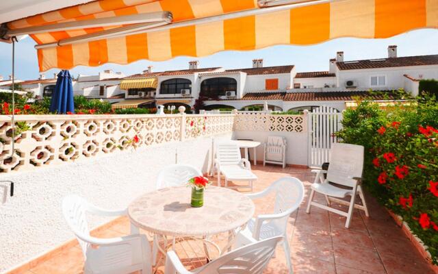 Apartment in Santa Pola with parking space