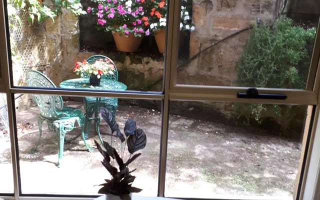 Roshnier Apartment