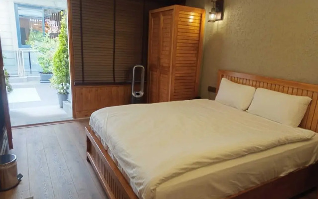 Ber Mai Inci Hotel