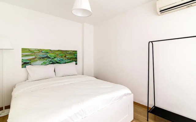 Single House Luminous and Chic Flat in Fatih