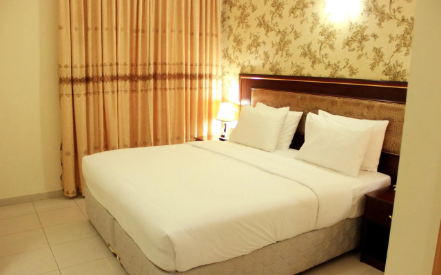 Montreal Naif Hotel