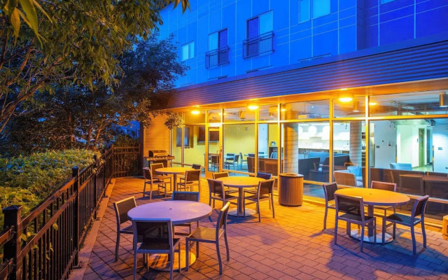 Barker Suites Southport