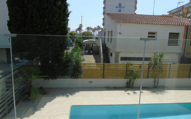 Appartement proche mer avec piscine Rosas