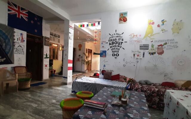 Zigzag Hostel Agra