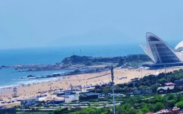 1 Minute Seaview Apartment
