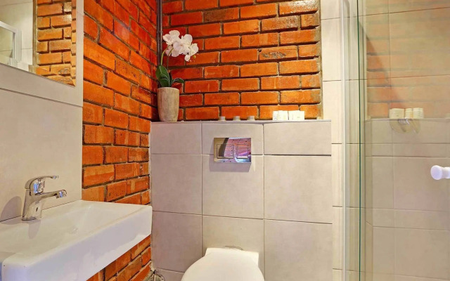 Happy Rhino Hotel