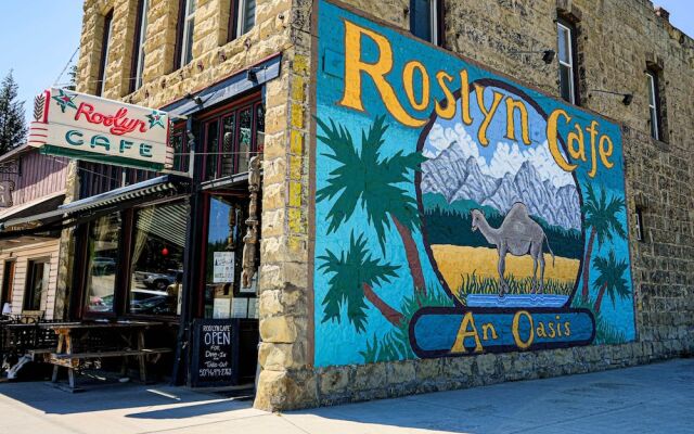 Suncadia Penthouse w/ Mountain & River Views!