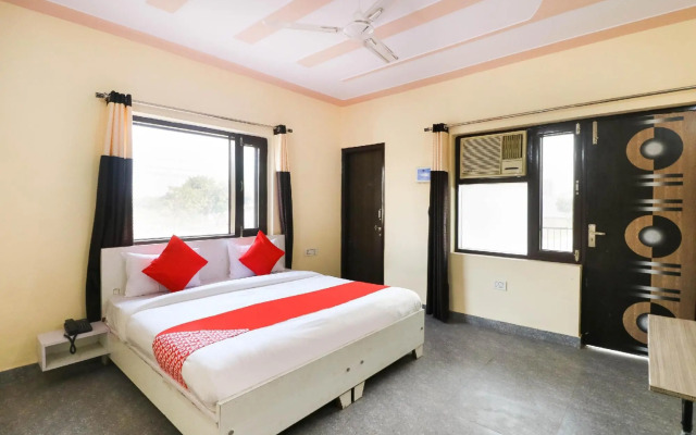 Akash Guest House by OYO Rooms