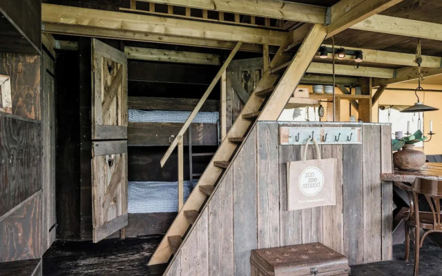 Woodlodge in Duynpark With Scenic Views