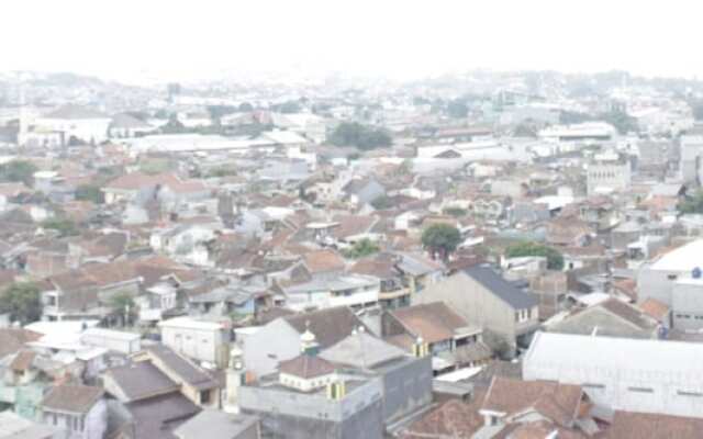 Comfy & Clean 2Br Apartment At Gateway Ahmad Yani Cicadas