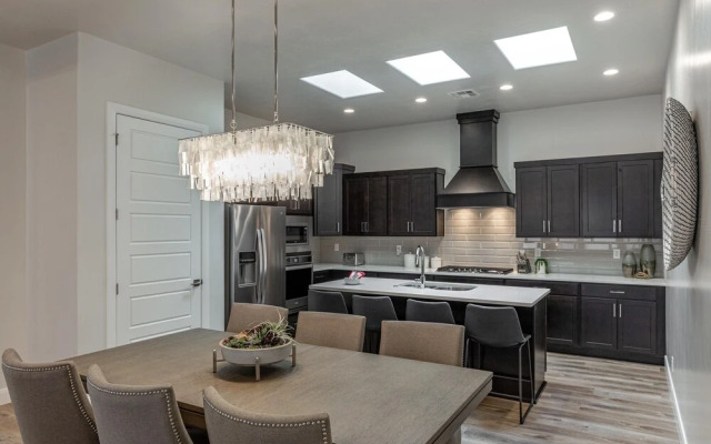 Modern Ledges