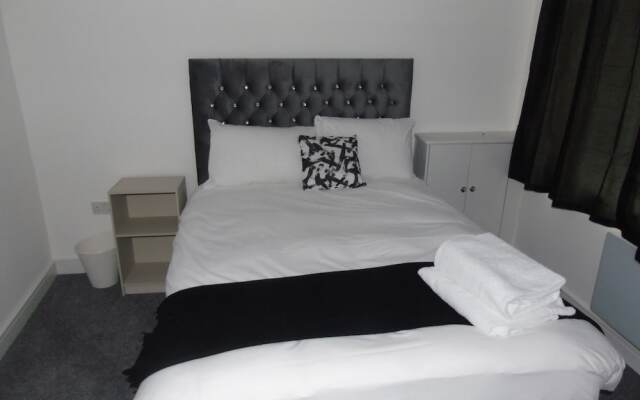 Inviting 1-bed Ground Floor Apartment in Bolton