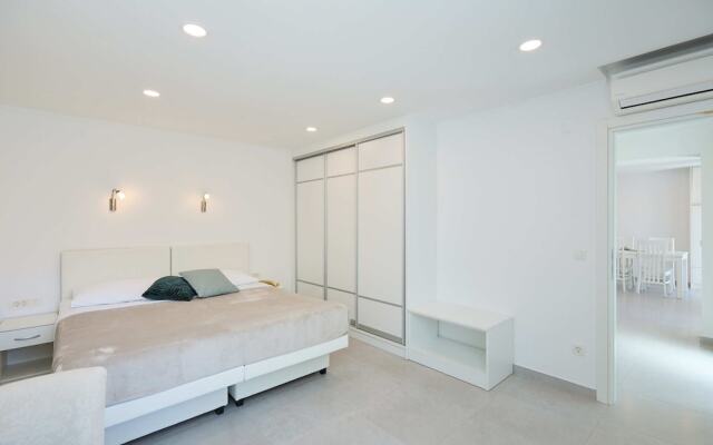 Hedera Estate, Hedera A10