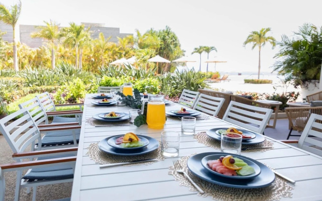 Spectacular Beachfront Garden House at Tres Mares