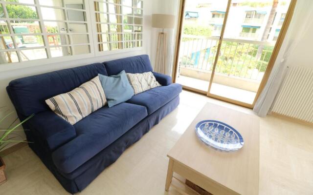 Sea side 2 bedroom with heated pool 322