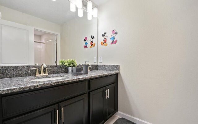 Gorgeous Home in Unbeatable Location