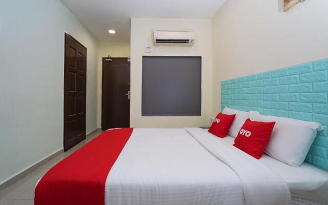 OYO 89717 Budget Star Hotel