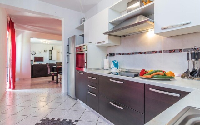 Awesome Home in Sumber With Sauna, Wifi and 7 Bedrooms