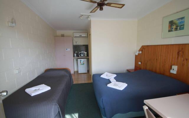 Pelicans Motel San Remo