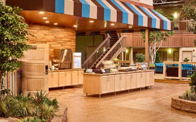 LivINN Suites Fridley