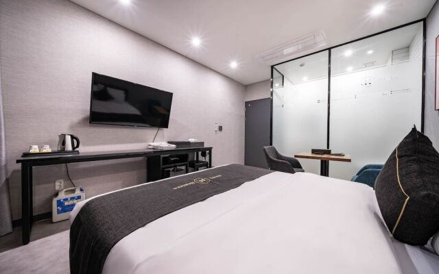 Pyeongtaek Hermes Hotel