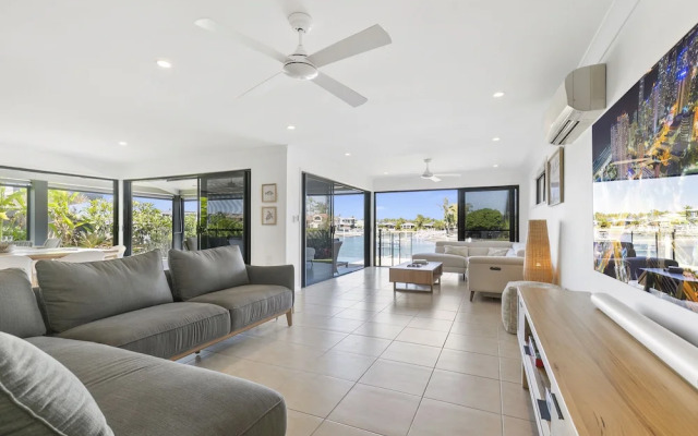 Yalla24-Luxury Resort Style Holiday Home