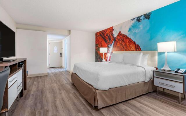 Clarion Pointe Fresno near Yosemite