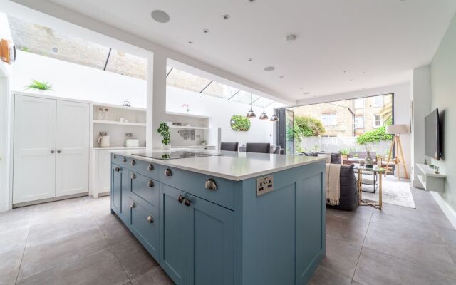 5 Bed Apartment in Clapham