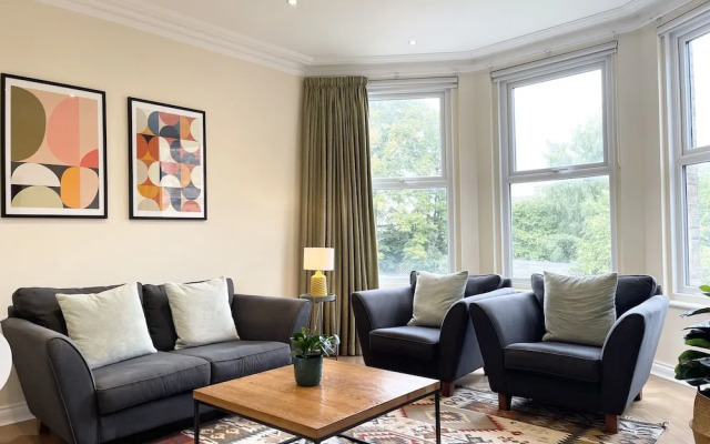 Glenlyn Hotel & Apartments