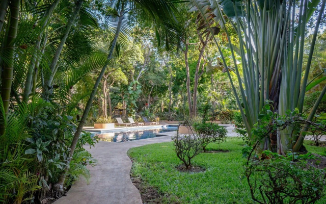 Del Viento Vaiven Penthouse 31 2 Bedroom Condo by RedAwning