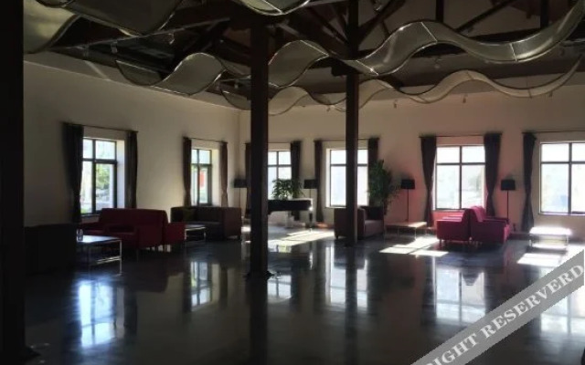 Qingdao A plan travel hotel