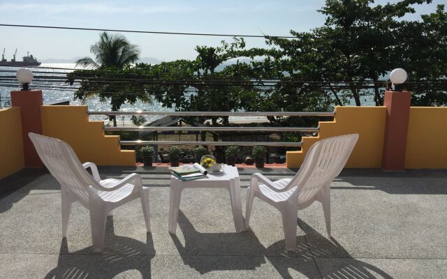 The Royhanna Beach House