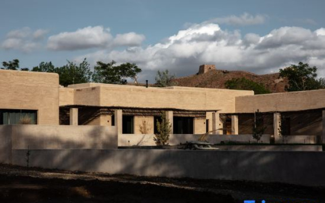 LOSTVILLA(Zhongwei Yellow River Dormitory)
