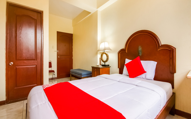 OYO 465 Ford's Inn (Vaccinated Staff)