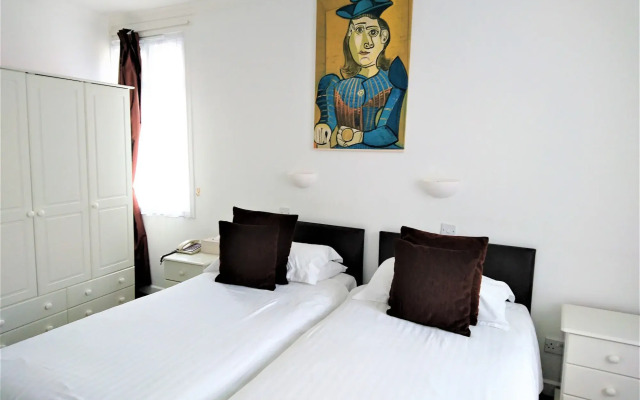 Sarum Hotel