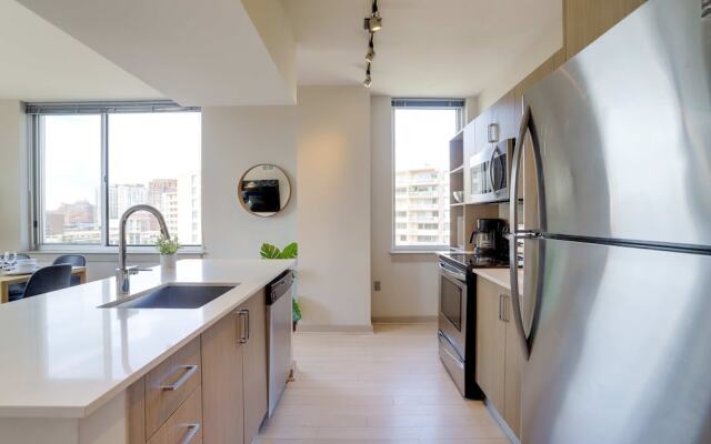 Trendy n Exclusive Apto at Crystal City